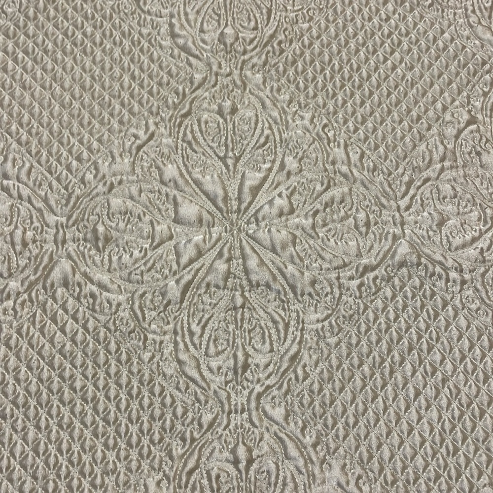 Quilted bedspread - Picture 2 of 6